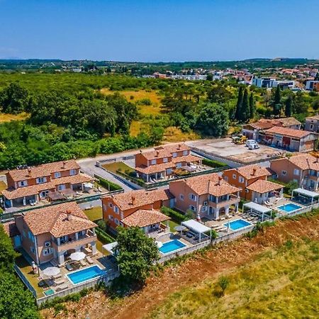 Villas Lotus With Pool And Jacuzzi Póla Kültér fotó