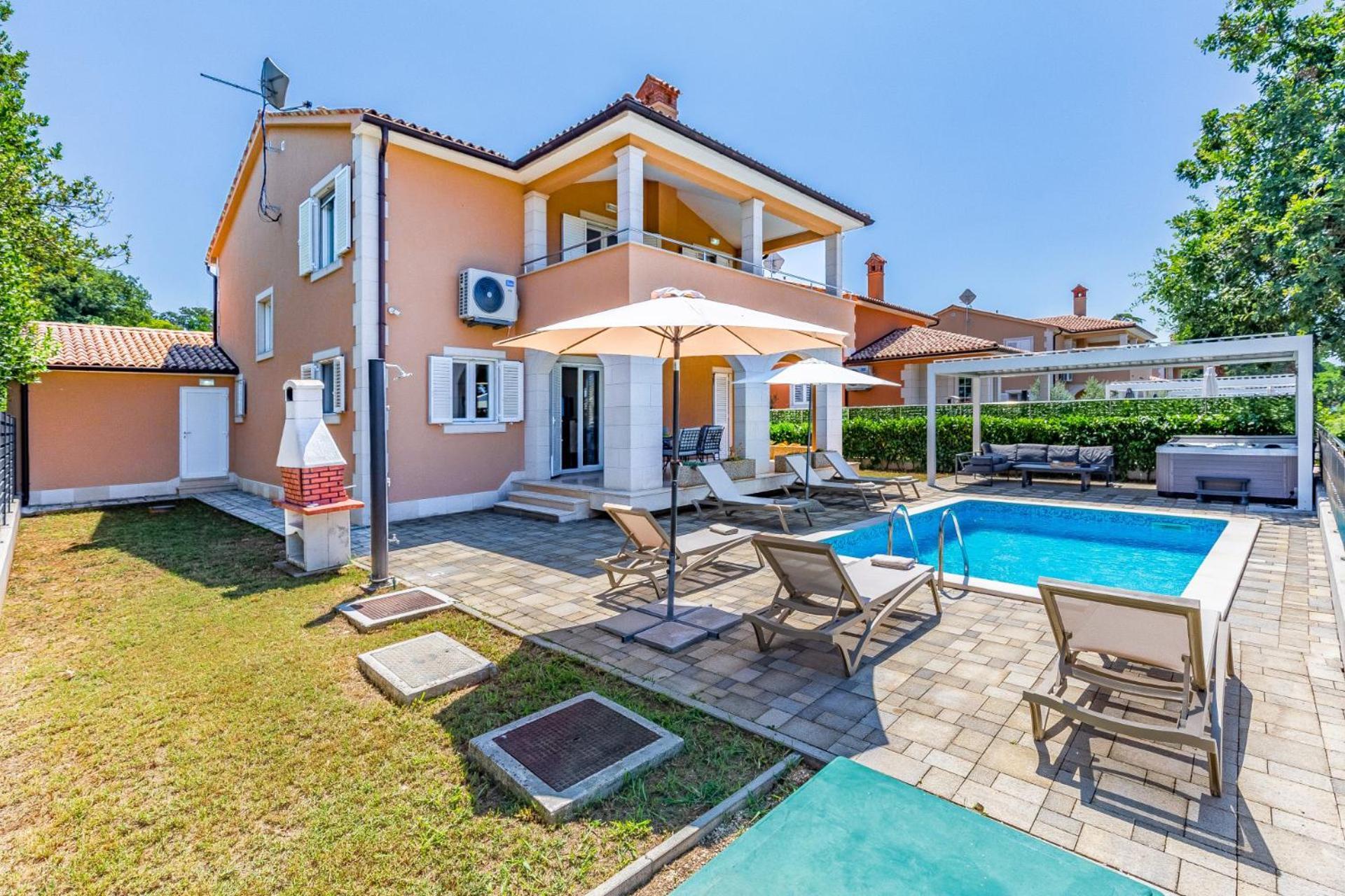 Villas Lotus With Pool And Jacuzzi Póla Kültér fotó