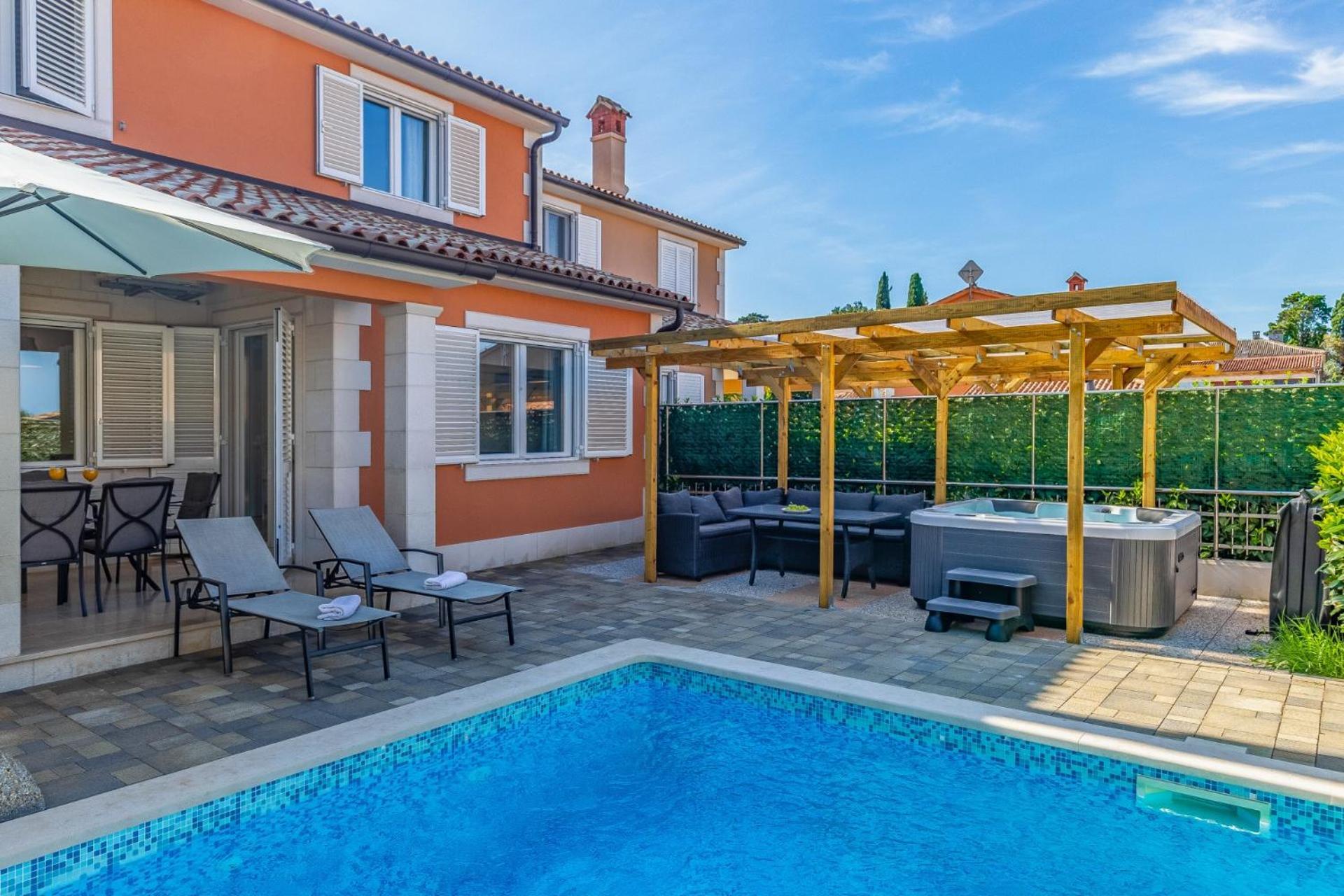 Villas Lotus With Pool And Jacuzzi Póla Kültér fotó