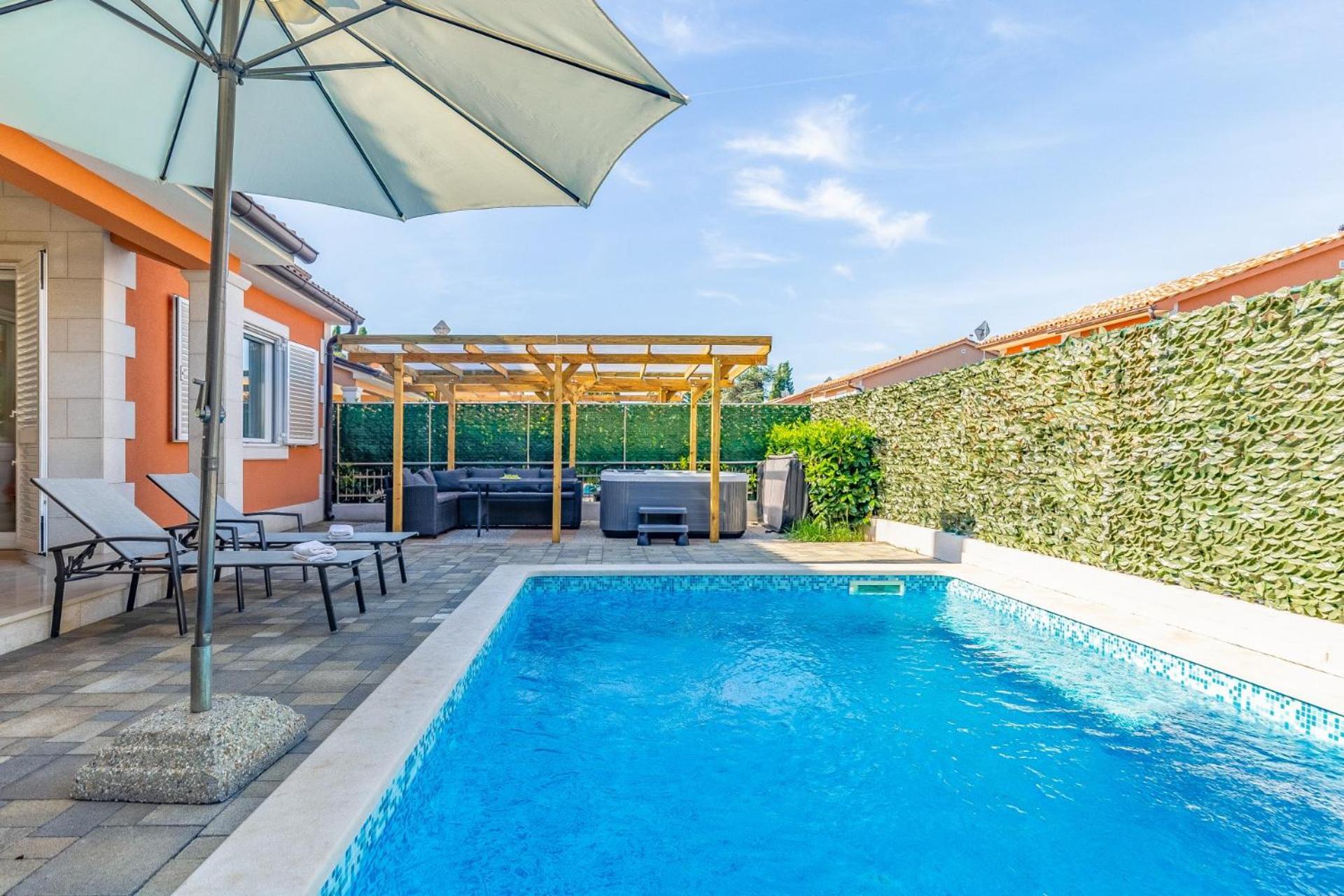 Villas Lotus With Pool And Jacuzzi Póla Kültér fotó