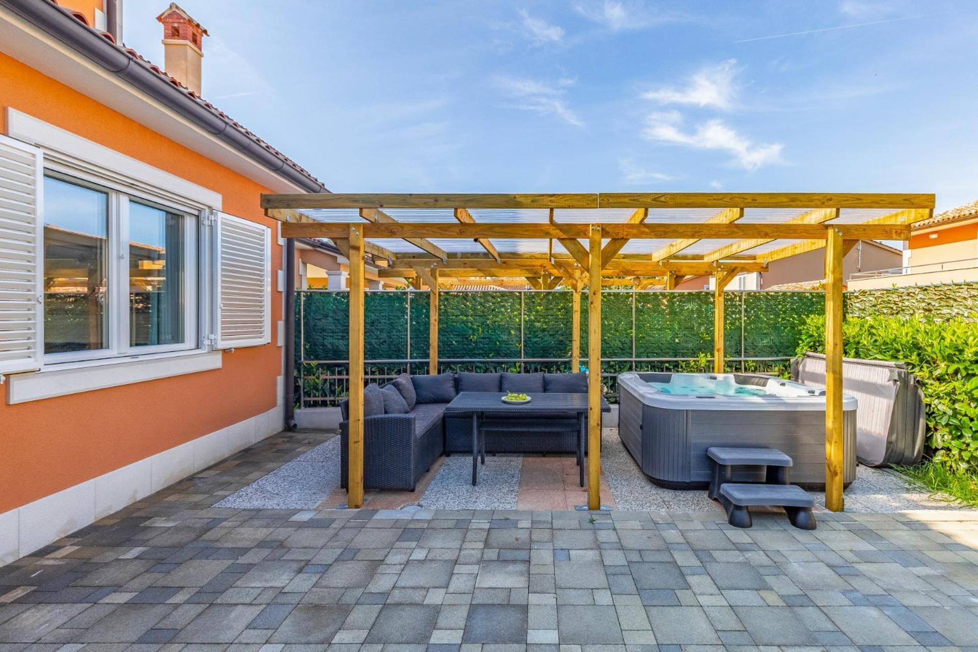 Villas Lotus With Pool And Jacuzzi Póla Kültér fotó