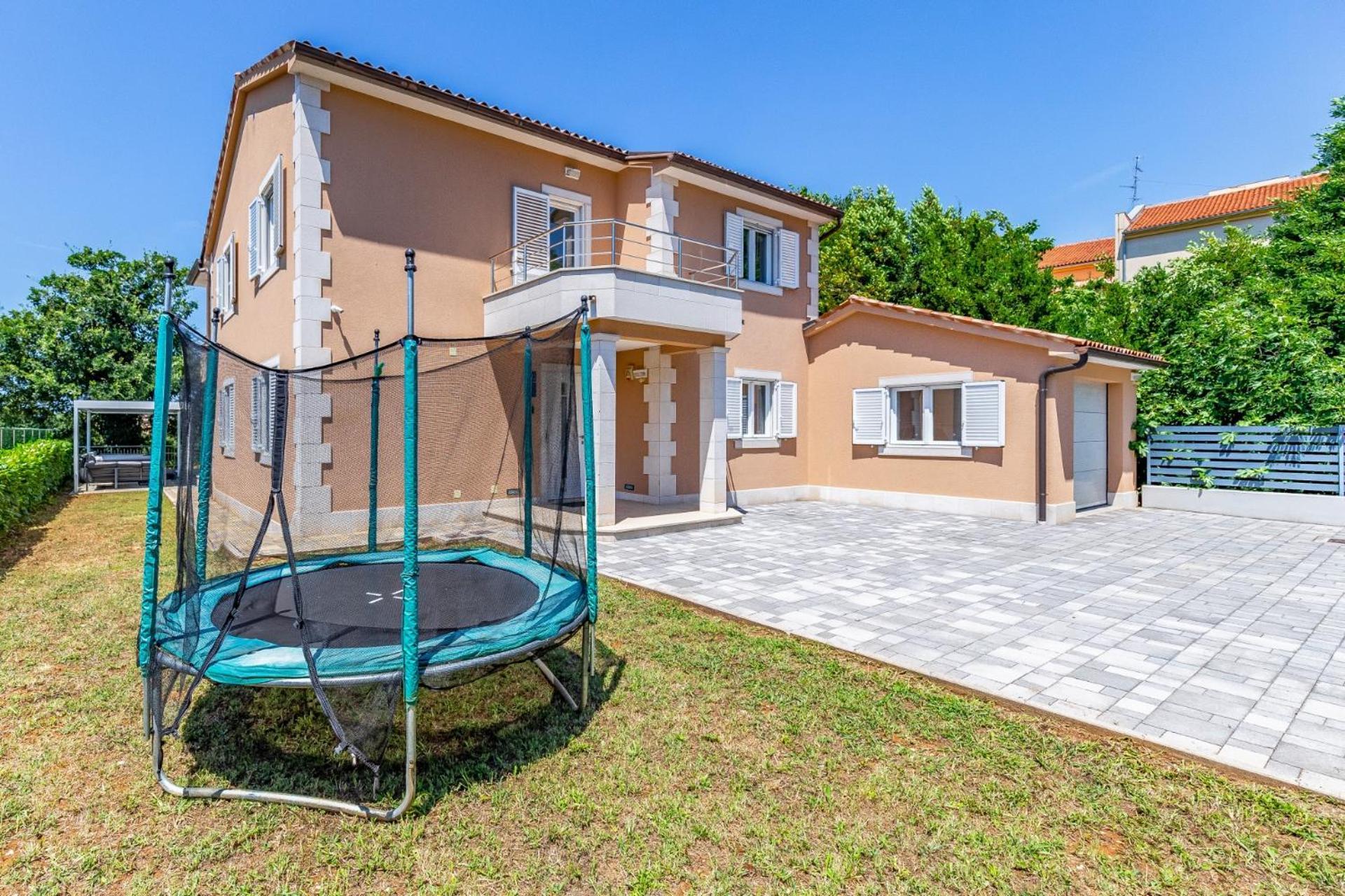 Villas Lotus With Pool And Jacuzzi Póla Kültér fotó