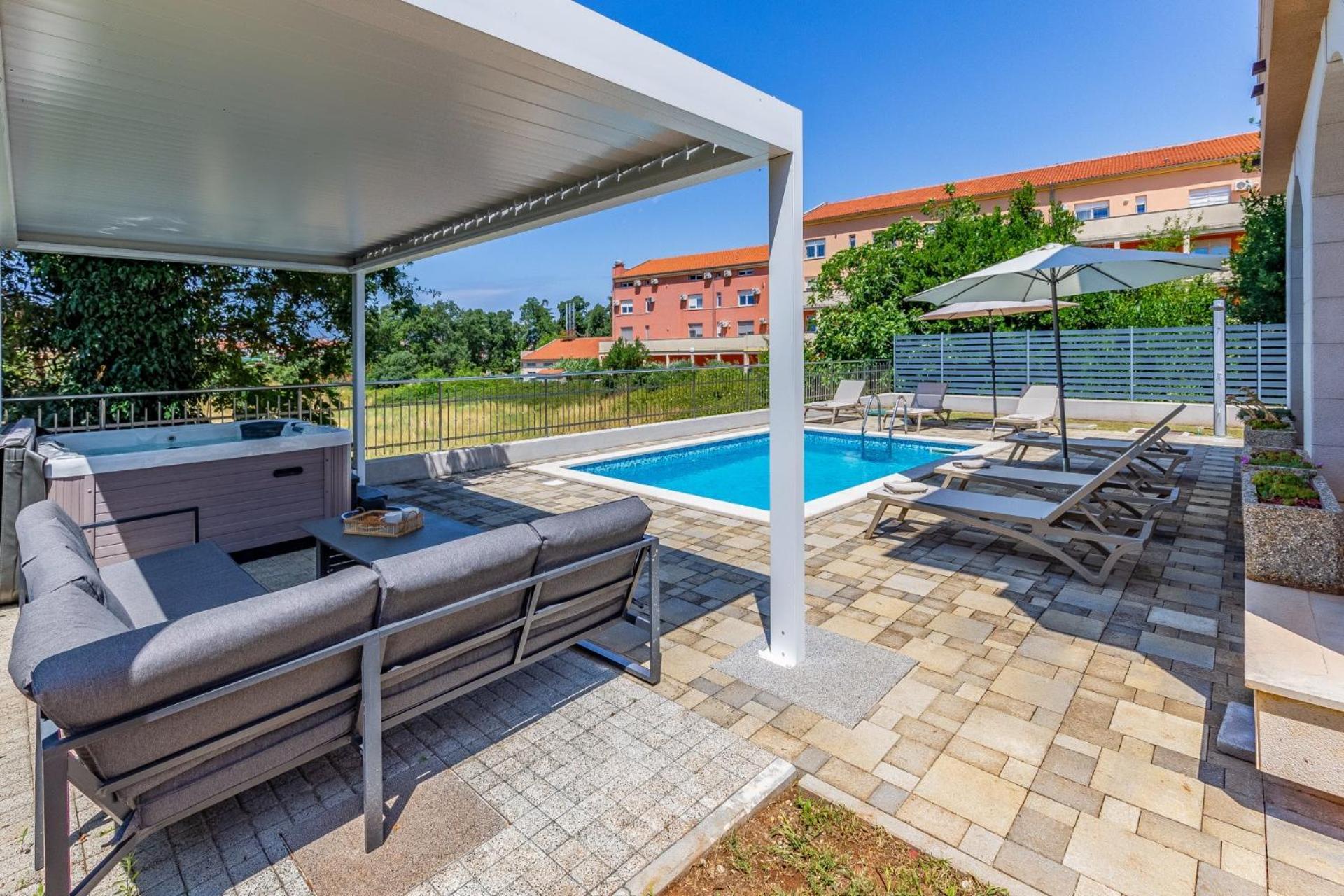 Villas Lotus With Pool And Jacuzzi Póla Kültér fotó