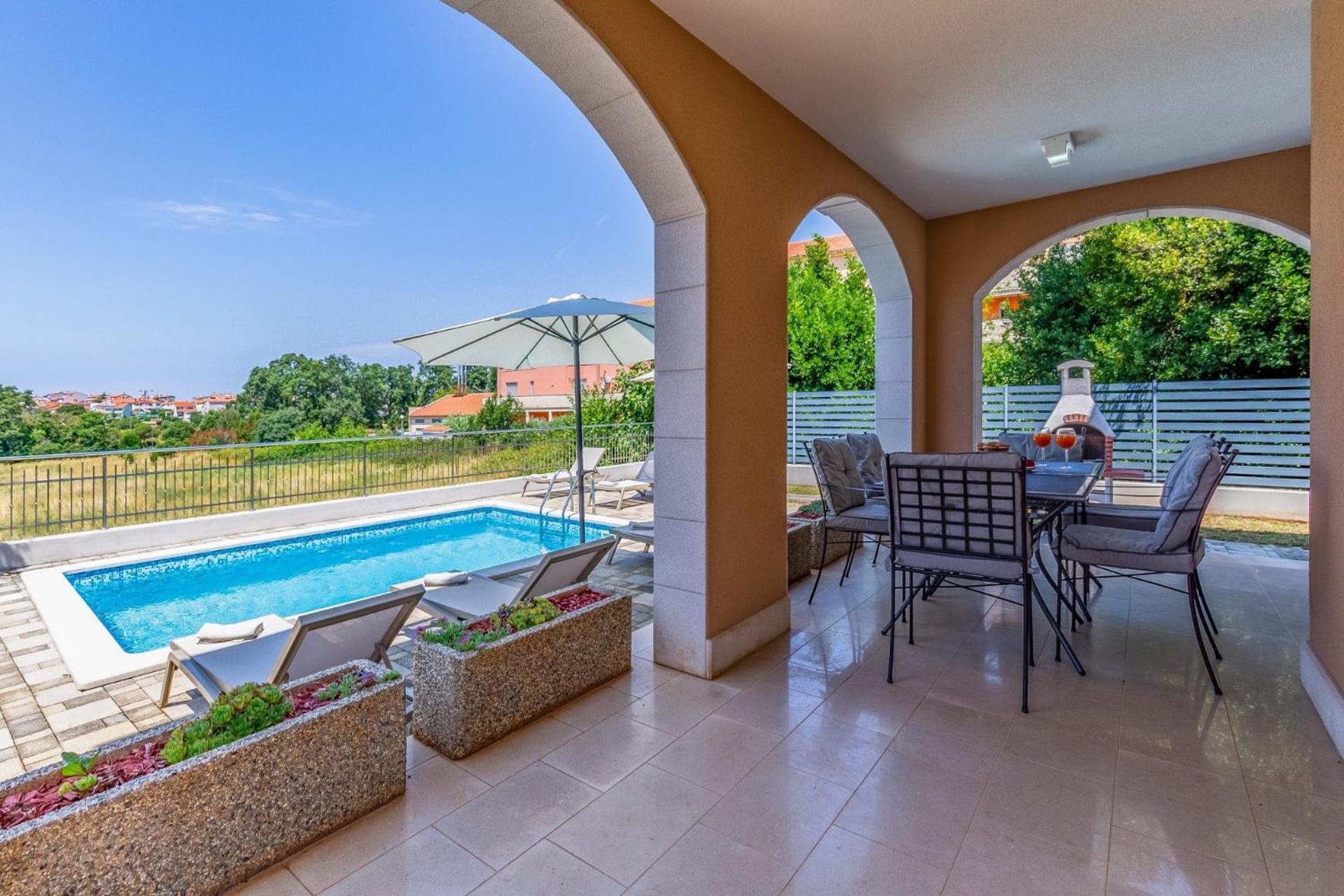 Villas Lotus With Pool And Jacuzzi Póla Kültér fotó