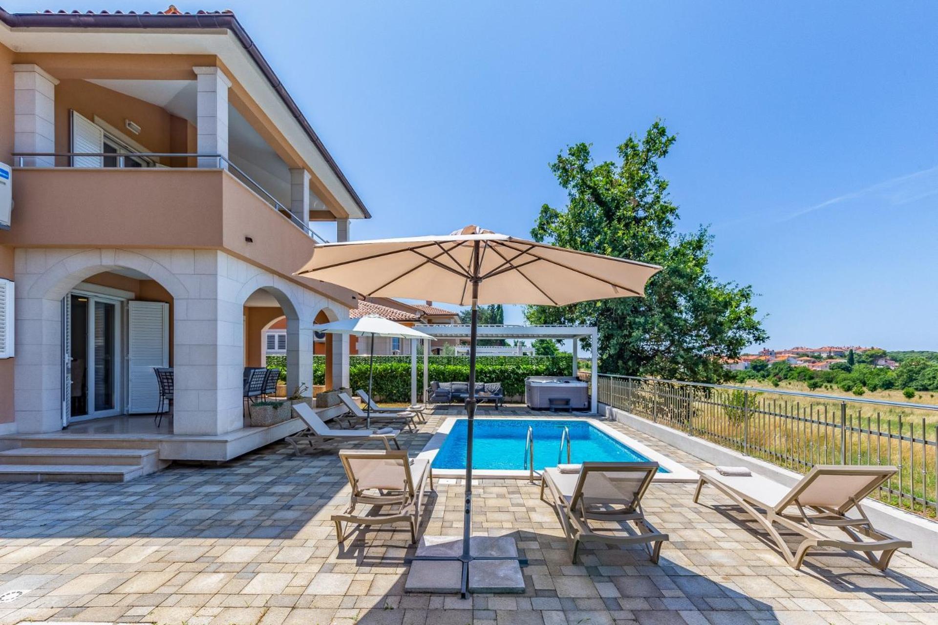 Villas Lotus With Pool And Jacuzzi Póla Kültér fotó