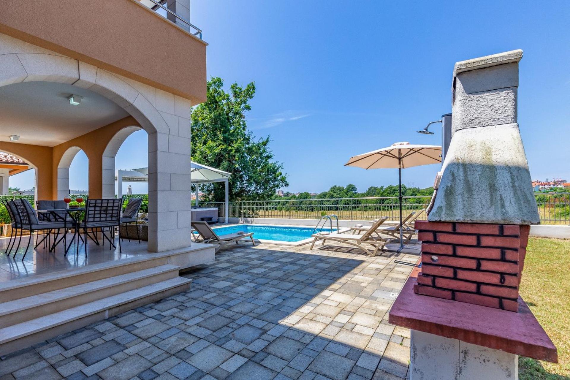 Villas Lotus With Pool And Jacuzzi Póla Kültér fotó
