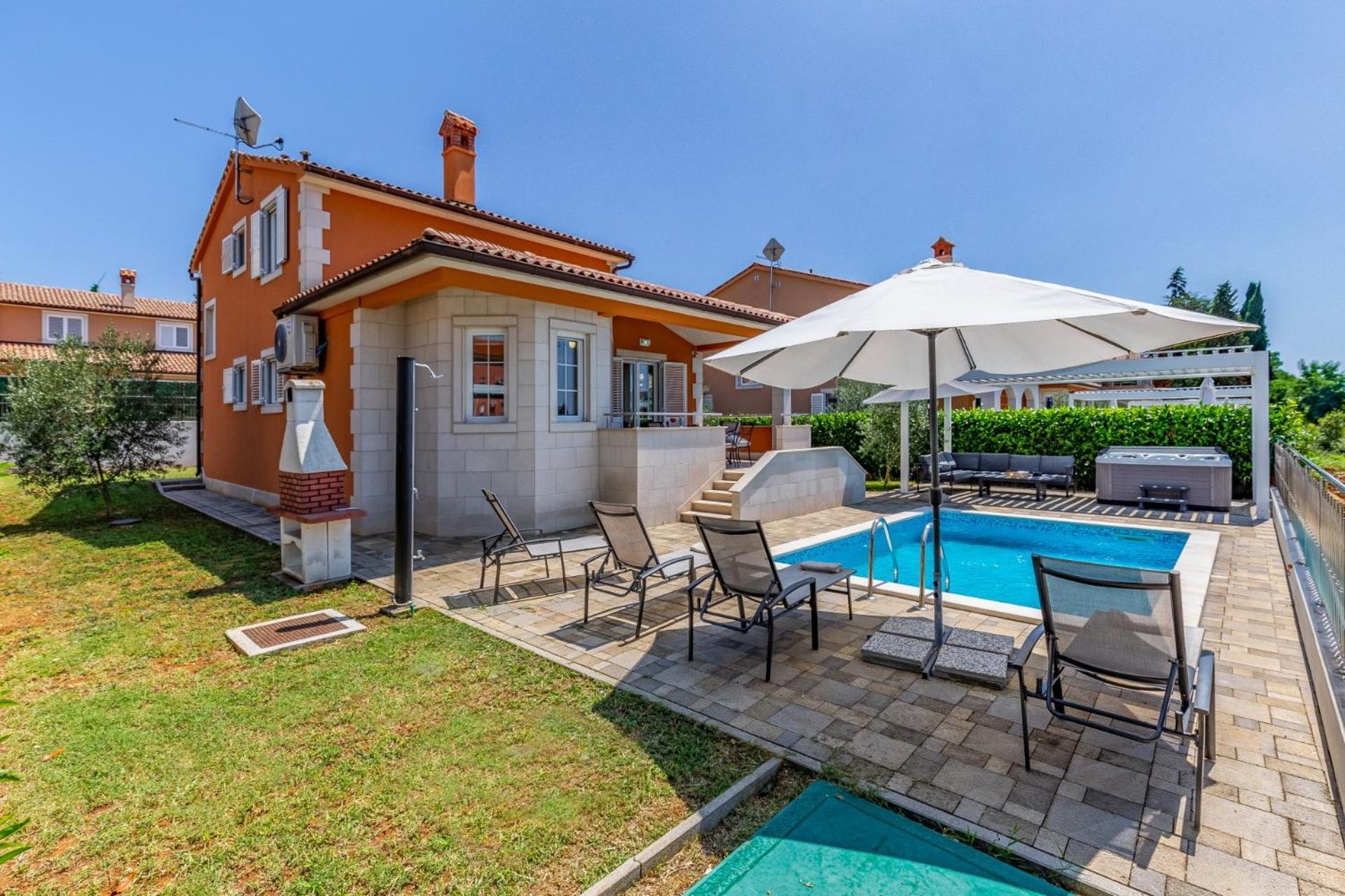 Villas Lotus With Pool And Jacuzzi Póla Kültér fotó
