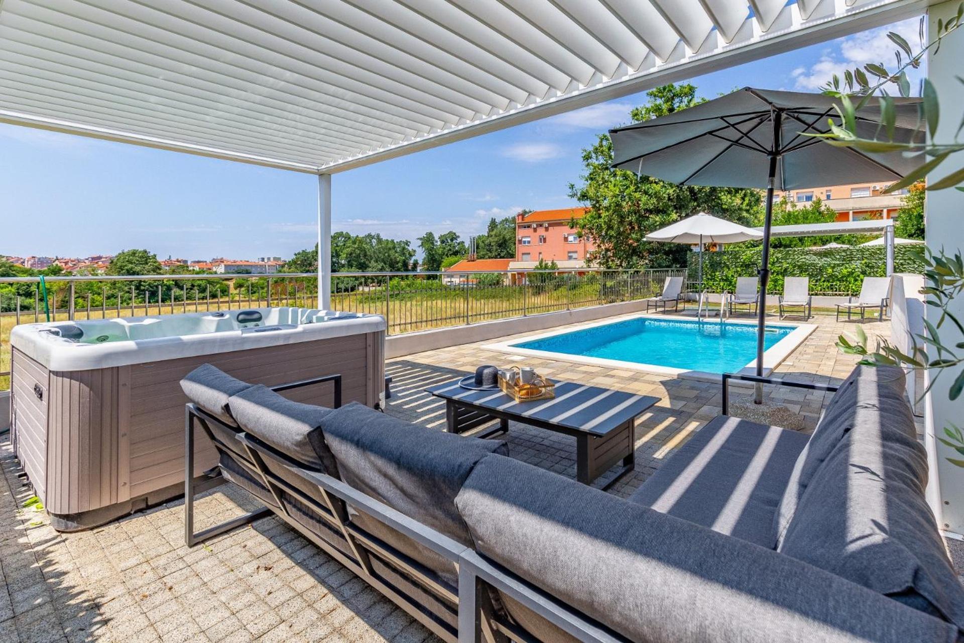 Villas Lotus With Pool And Jacuzzi Póla Kültér fotó